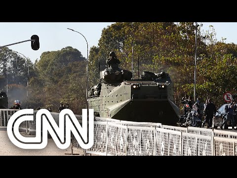 Imprensa internacional repercute exibição militar | EXPRESSO CNN