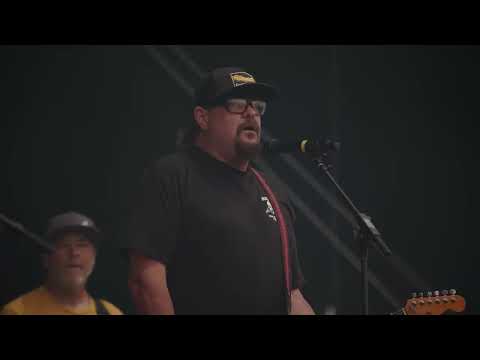Sublime - "Same in the End" Live at Vans Warped Tour w/ Fletcher Dragge of Pennywise