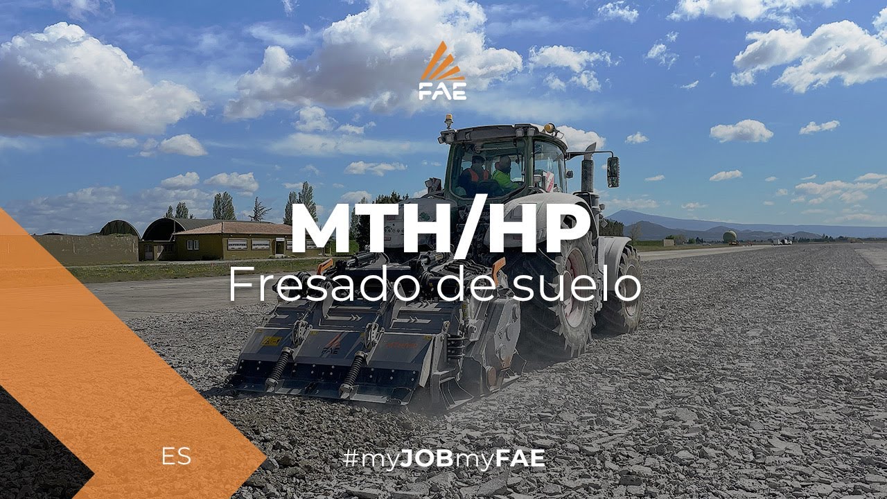 Video -  FAE MTH - MTH/HP - Máquina multifunción FAE en acción con un tractor Fendt en una pista de aterrizaje