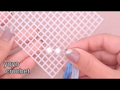 كيفية أدخال الخرز لشبكة بلاستيك الكنفاة !! وعمل شنطة بالخرز سهلة وجميلة -Canvas plastic with beads