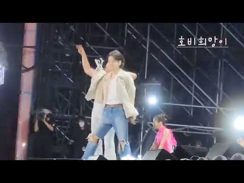Yoongi and PSY performing THAT THAT 😍