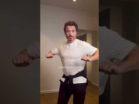 Robert Downey Jr. made the "Look at me" trend😂
