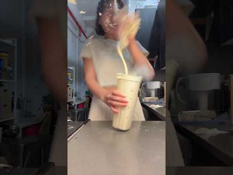 How to make exploding lemon cake 🍋💥😭