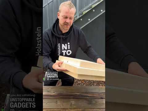 Aus diesen Holzklötzen baut man ganze Häuser