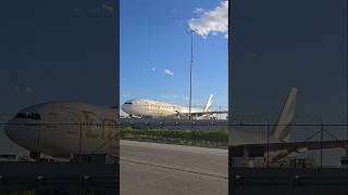 Emirates 777 Parked at O'Hare #shorts #aviation #boeing777300er #boeing777 #emirates #dubai