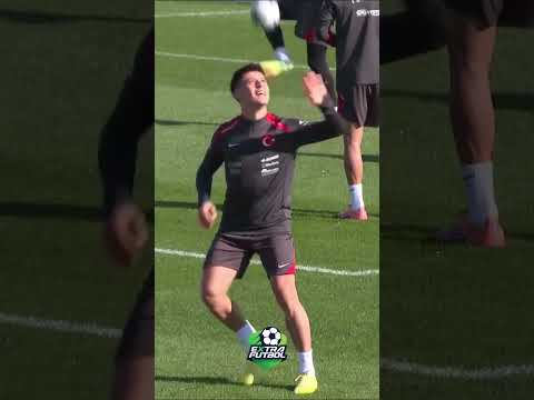 A Milli Takım idmanından keyifli görüntüler! 😅 İsmail, Yusuf ve Kerem'in mini toplantısı