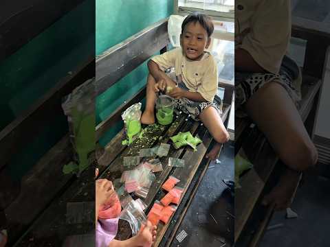 Jualan pasir di warung DS #davidsunairi #warungds #anakdesa #pasirpantai