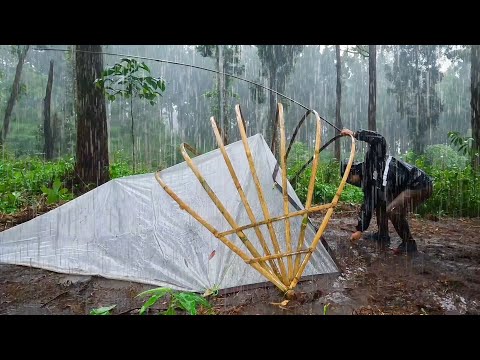 CAMPING BUSHCRAFT HEAVY RAIN WITH TRANSPARENT TARP AND PLASTIC WRAP - RAIN SOUND FOR RELAXATION