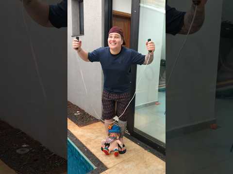 quando o mini palhaço pula corda dentro da piscina suja 😂 #shorts
