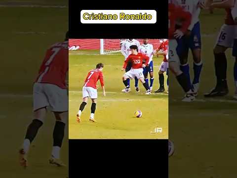 QUEM É O MELHOR COBRADOR DE FALTA? CR7 VS MESSI #shorts #football #futebol #cristianoronaldo #messi