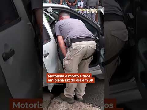 Motorista é morto a tiros em plena luz do dia em SP #Shorts #CidadeAlerta