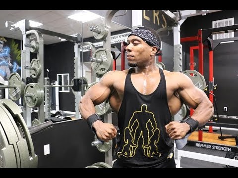 Bulking With Chris: Ep. 2- 4 Meals To Make Gains