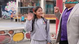 Madre se vistio de hombre para poder celebrar el Día del Padre con su hija en la escuela