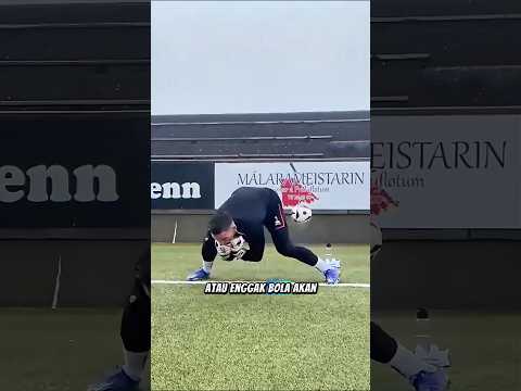 KIPER HARUS TAU INI ⚽, trik dasar goalkeeper dalam sepakbola #shorts