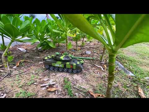 Tank vehicles overcome all terrains, control tank vehicles moving on the grass