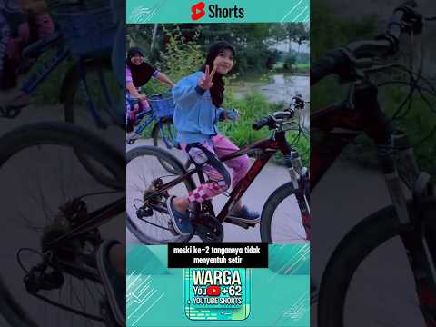 KEREN BANGET,  KESEIMBANGAN MENGAYUH SEPEDA TANPA SETIR
