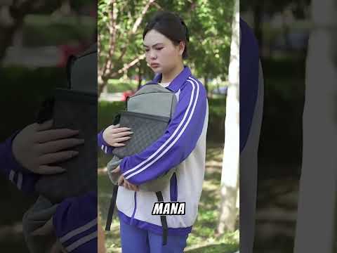 Wanita tak jujur mengambil isi dompet orang lain