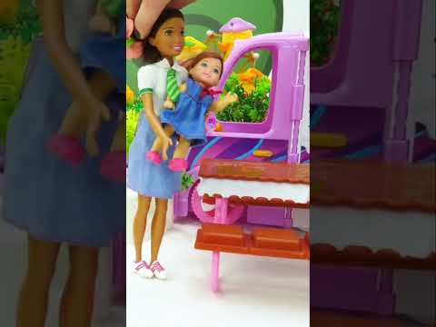 ¡Evi se cae al lago! Vídeos para niñas. Vídeos de Barbie y Ken