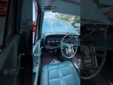 Руль можно двигать в сторону! Ford Thunderbird 1965 года
