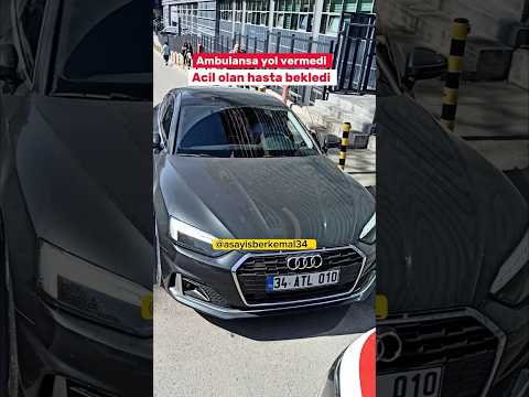 İstanbul Göztepe Süleyman Yalçın Şehir Hastanesi bahçesinde bir sürücüsü ambulansa yol vermedi.