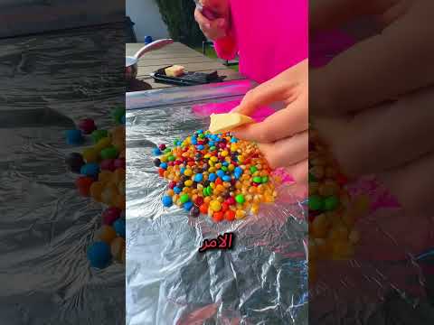 شاهدوا تجربة صنع فشار بألوان مختلفة مع صديقتي خديجة!🥰 #اكسبلور #shorts
