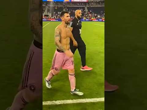 Messi Let His Bodyguard Play Football ⚽