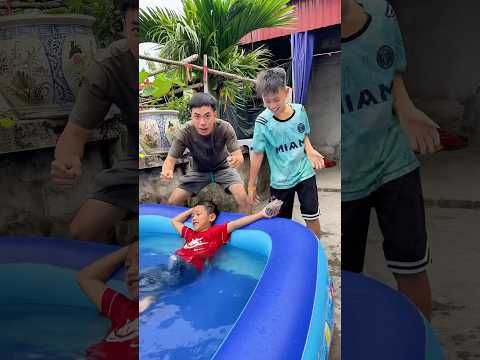 Sống ở trong bể bơi từ khi sinh ra và cái kết #shortvideo #challenge