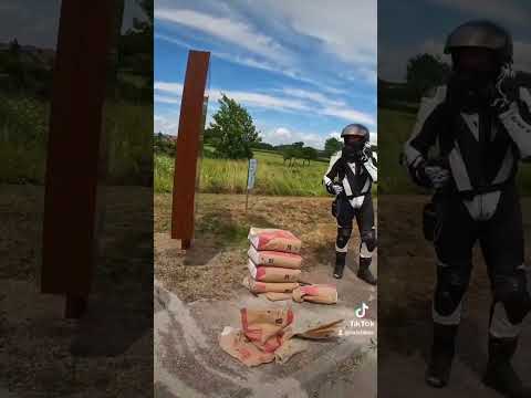 DANGER DANS UN ROND POINT 🤯 #motovlog #moto #pourtoi