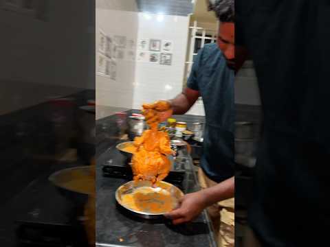 Oven இல்லாம! Appa முழு Grilled Chicken சுடுங்கப்பா💥Cooker la நா பன்றேன் பாப்பா🥰|#rajarubi #shorts