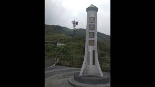 102縣道不厭亭+鼻頭角
102縣道果然是寂寞公路，一路上沒有遇到任何一輛車經過，開了10公里的山路，到了不厭亭，只有我一個人加上當地兩隻土黑狗，真的很寂寞。
來到鼻頭角，像是到了夜市一般，人聲鼎沸，
