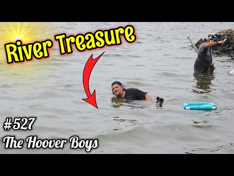 OUTSTANDING 350 Year Old River Treasure FOUND Metal Detecting!