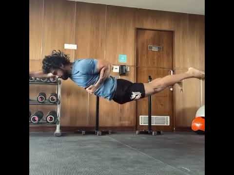 #tovinothomas #minnalmurali learning some noew techniques ⚡ streaming now on #netflixindia