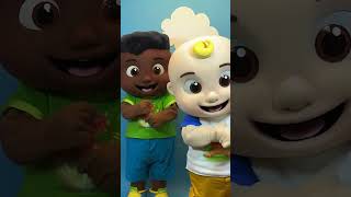 Wheels on the Bus with Mascot JJ! 🚌🎶 #SingAlong #nurseryrhymes #cocomelon