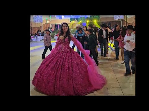 Siguiendo el lider xv años baile xv años de Minelyanaica naica chihuahua 2