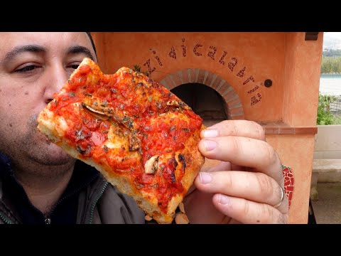Pizze e Pane Casereccio nel Forno a Legna in Calabria
