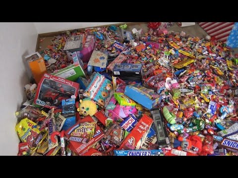 NEW!!! A LOT OF CANDY AND PRESENTS 2017