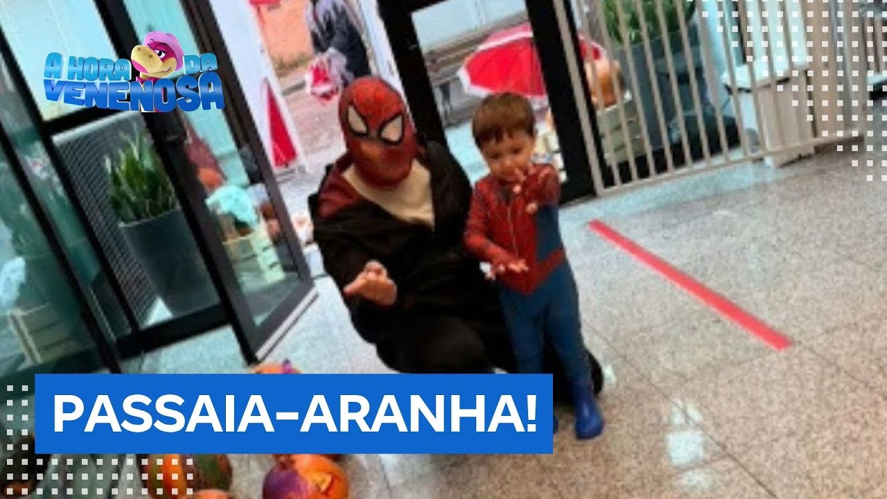 Eleandro Passaia veste máscara do HomemAranha e posa ao lado do filho Bruno TV Online Eleandro Passaia veste máscara do Homem Aranha e posa ao lado do filho Bruno