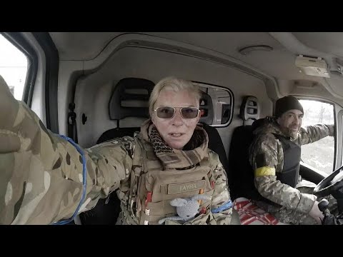 Testkamerájával rögzítette a legbrutálisabb jeleneteket egy ukrán katonaorvos