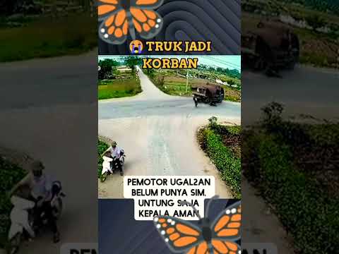 pemotor ugal ugalan kena batunya#laka#motor#mobile