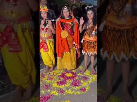 प्रेमानंद बाबा ने भक्तों पर बरसाई कृपा #trendingshorts #premanandjimaharaj #shorts #shortsfeed #ncr