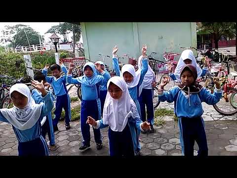 Tingkah Lucu anak ketika berkumpul