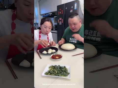 惡作劇老公：假裝饅頭是大包子，蠢老公果然上當，得知真相後氣哭了