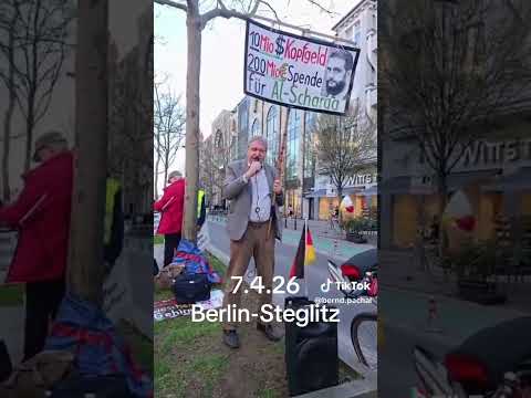 Menschen mit Schildern