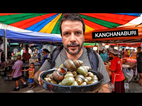 Comendo de tudo no MERCADÃO TAILANDÊS em Kanchanaburi 🇹🇭