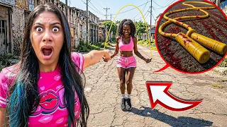 SE ENCONTRAR UMA MENINA PULANDO CORDA NA ESTRADA FUJA IMEDIATAMENTE! *socorro
