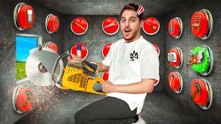 اول واحد يطلع من سجن الأزرار يفوز !🤣🔥