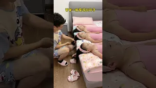 妥妥的女儿奴😂 #骗你生女儿 #宝爸带娃 😂#家有萌娃 #三胞胎vlog #爸爸帶娃記  #lovelybaby  #lovelygirl