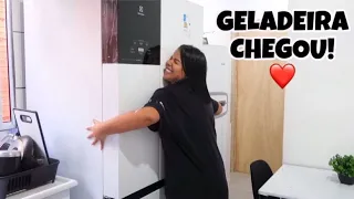 Nossa geladeira nova chegou! Ela é enorme!! Electrolux im8