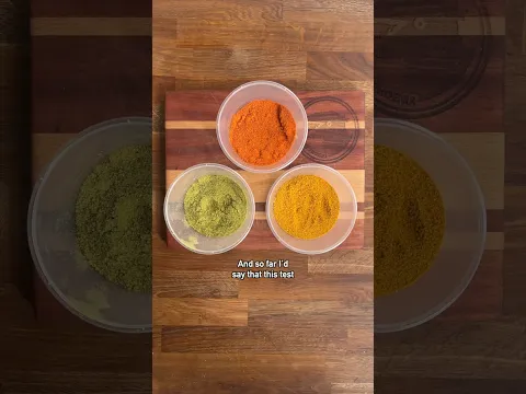 Green yellow and red paprika