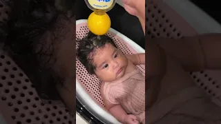 Ella bien risueña 🥹🥹🥹 #babygirl #rutinadenoche #bebe #babybedtimeroutine #girlmom